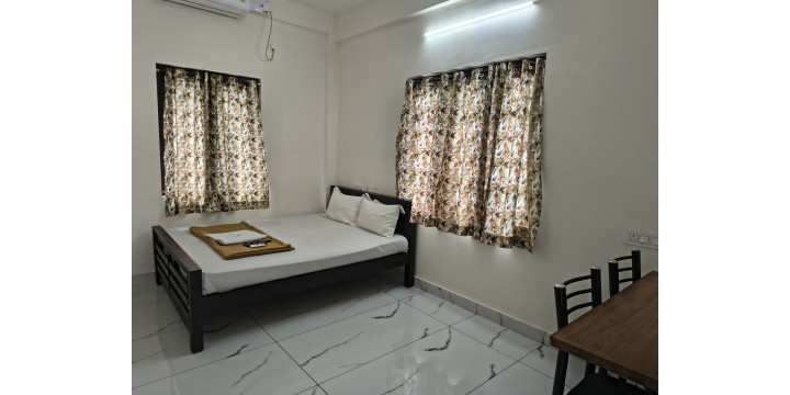 HISHAM RESIDENCY ANNEX- Deluxe Double Room
